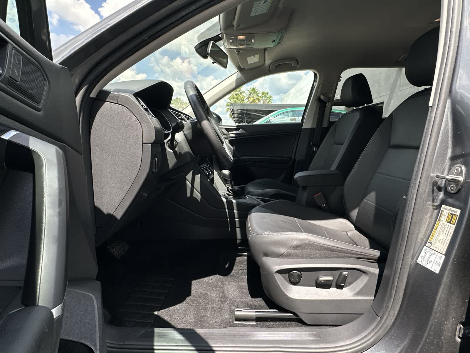 Thumbnail: 2020 Volkswagen Tiguan - 2
