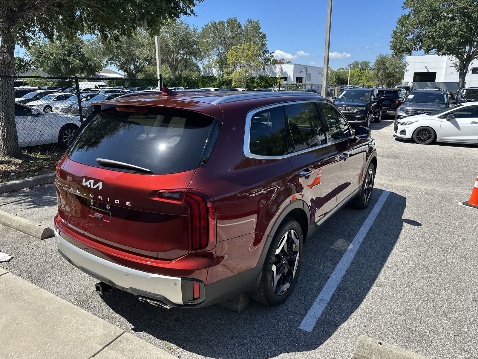 Thumbnail: 2024 Kia Telluride - 7