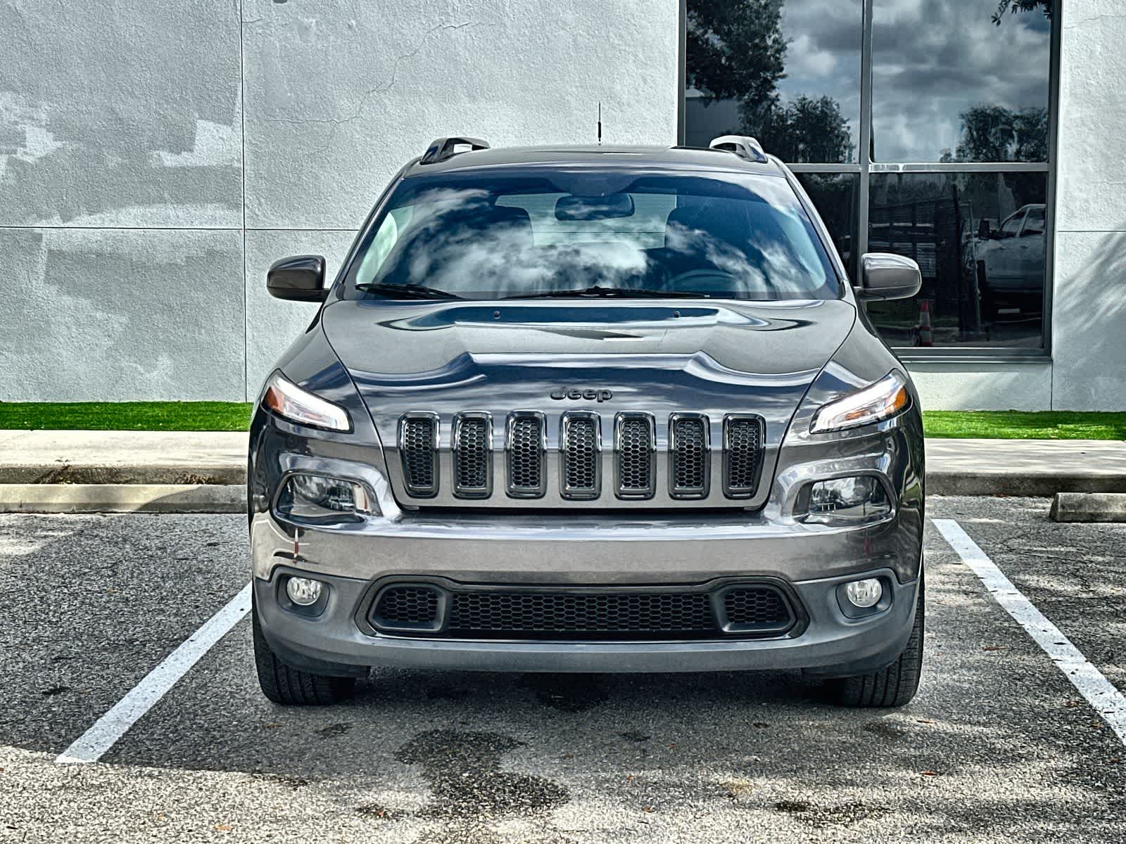 Thumbnail: 2016 Jeep Cherokee - 12