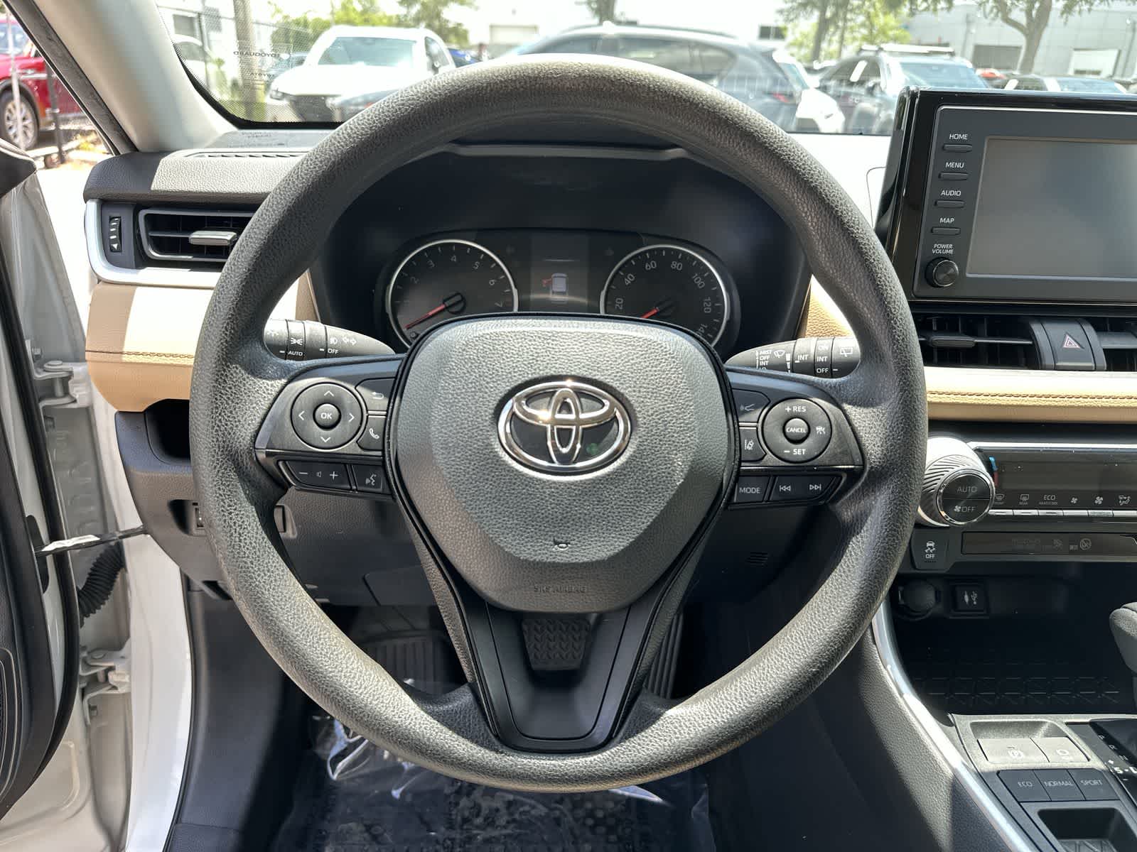 Thumbnail: 2019 Toyota RAV4 - 21