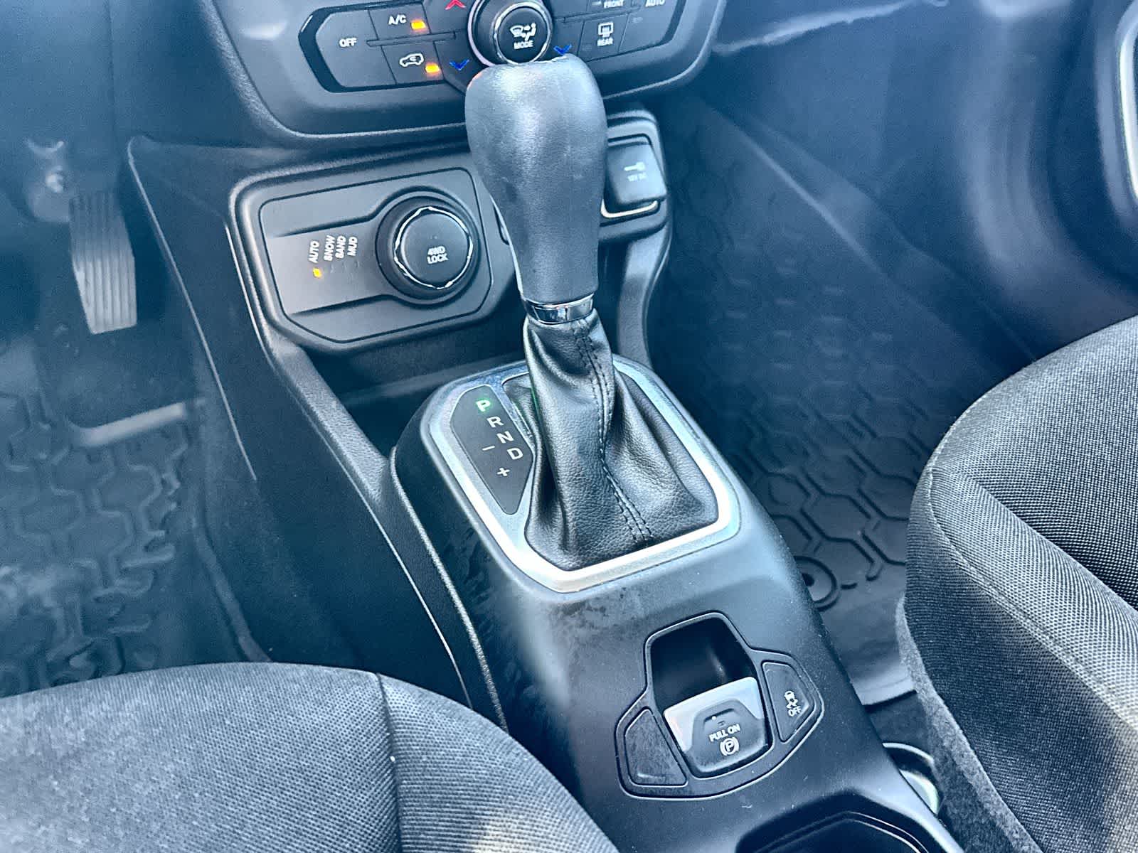 Thumbnail: 2018 Jeep Renegade - 16