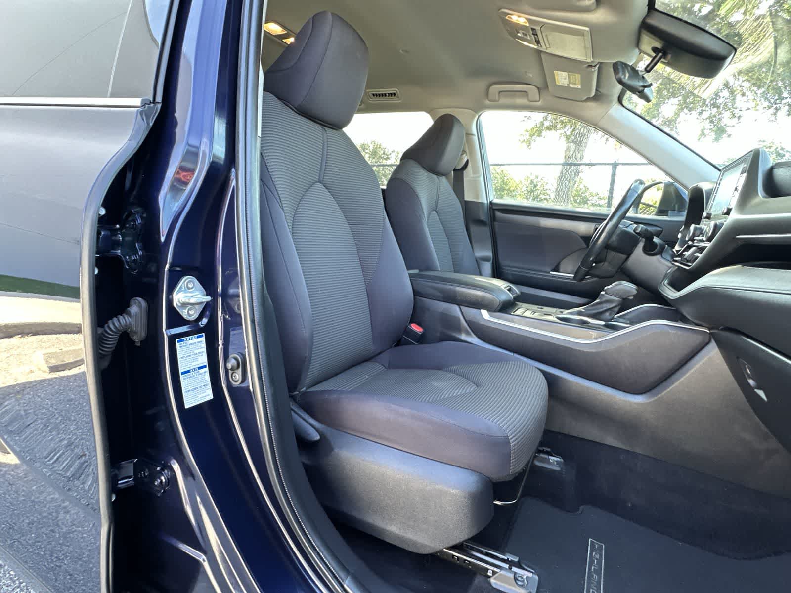 Thumbnail: 2022 Toyota Highlander - 14