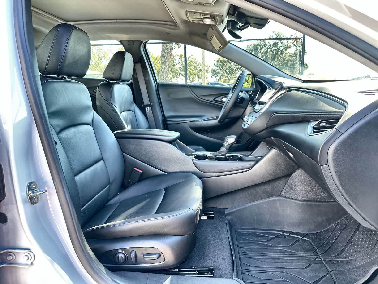 Thumbnail: 2023 Chevrolet Malibu - 14