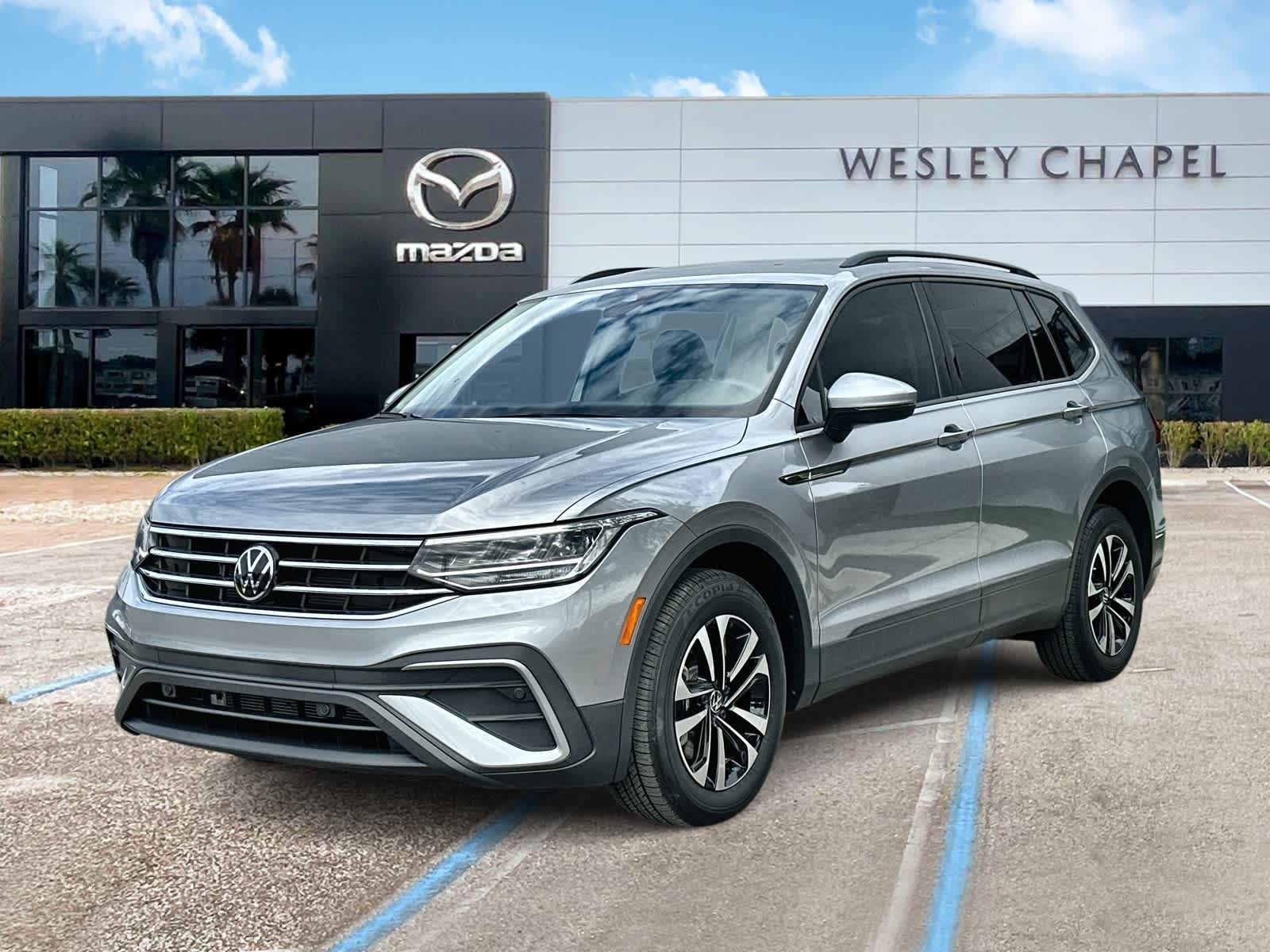 Thumbnail: 2024 Volkswagen Tiguan - 1