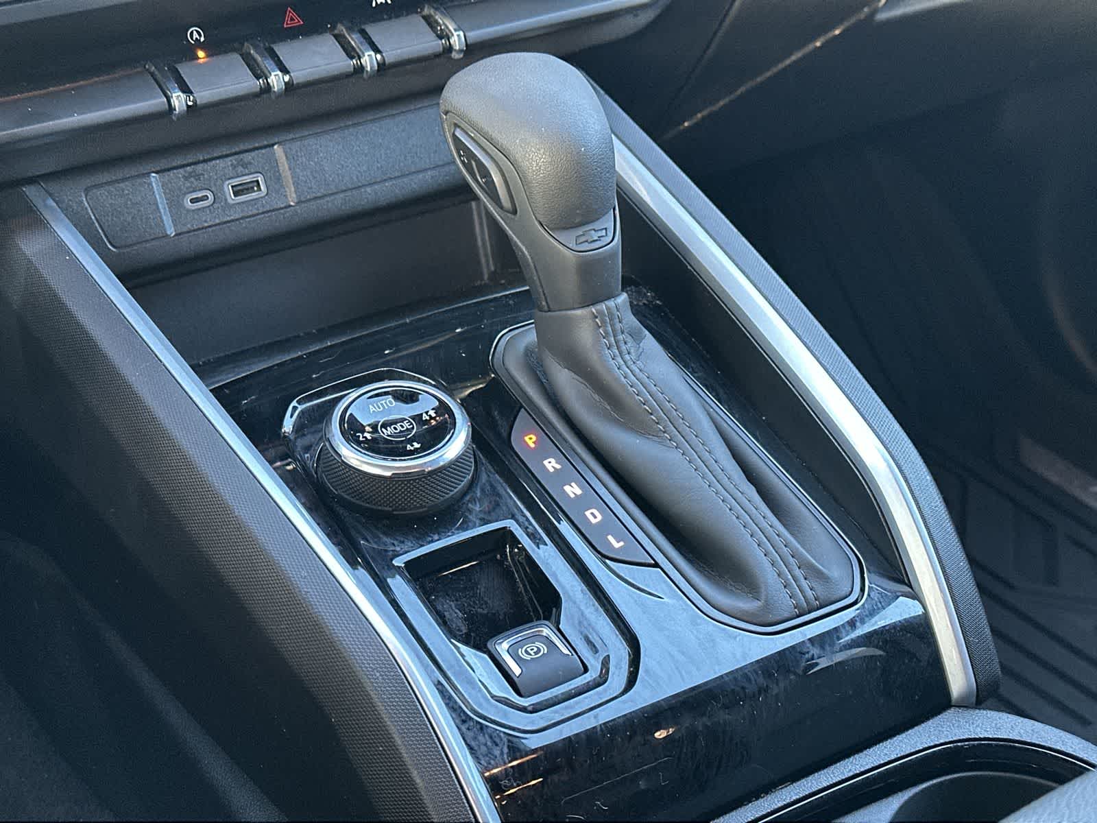 Thumbnail: 2024 Chevrolet Colorado - 17