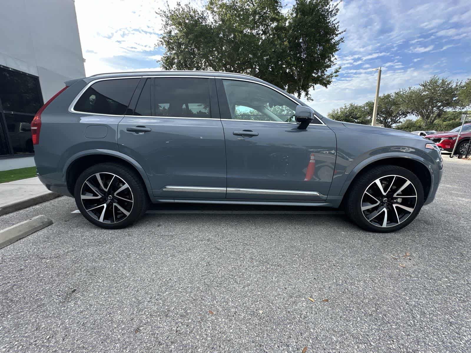 Thumbnail: 2023 Volvo XC90 - 10