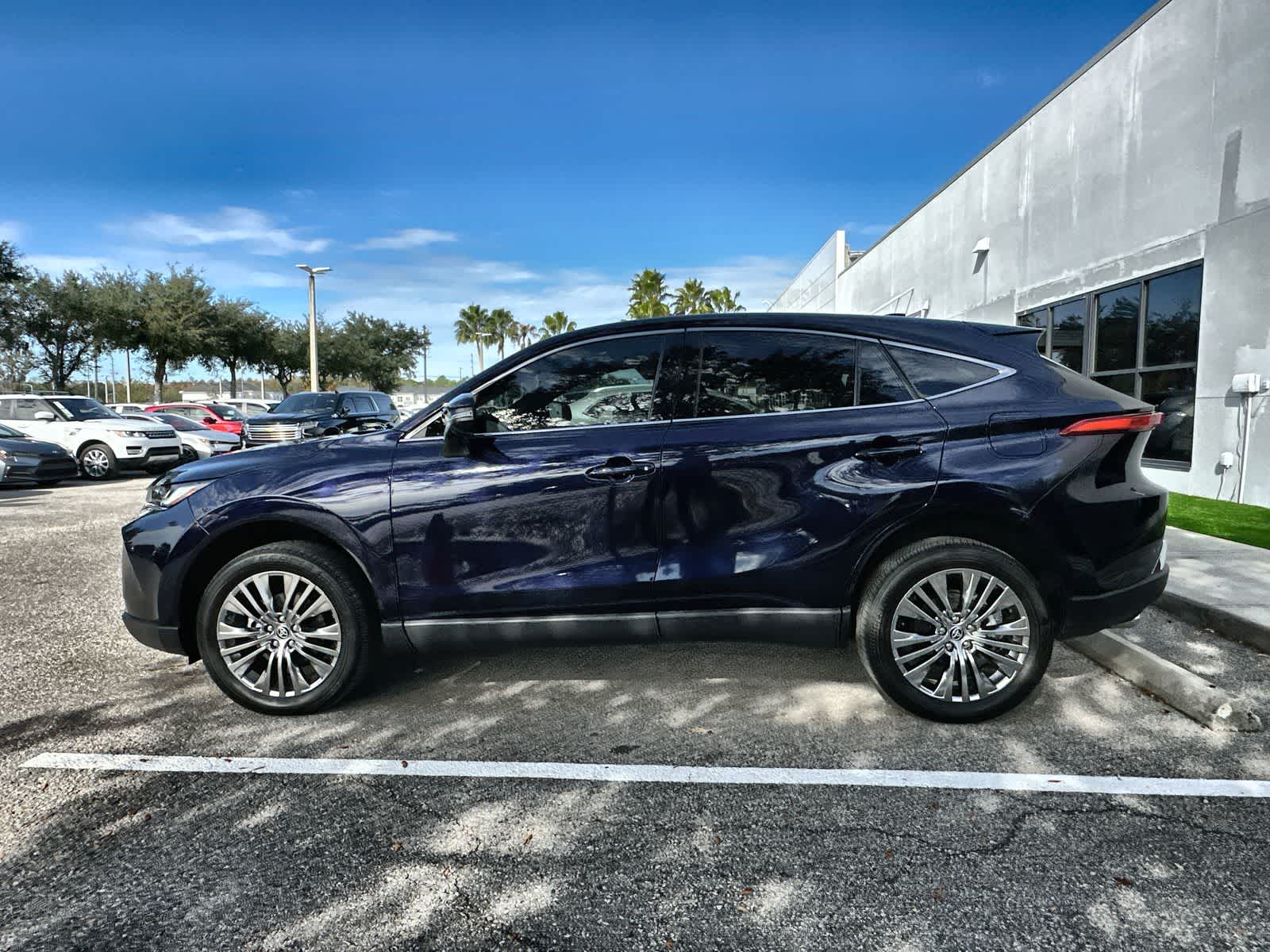 Thumbnail: 2024 Toyota Venza - 3