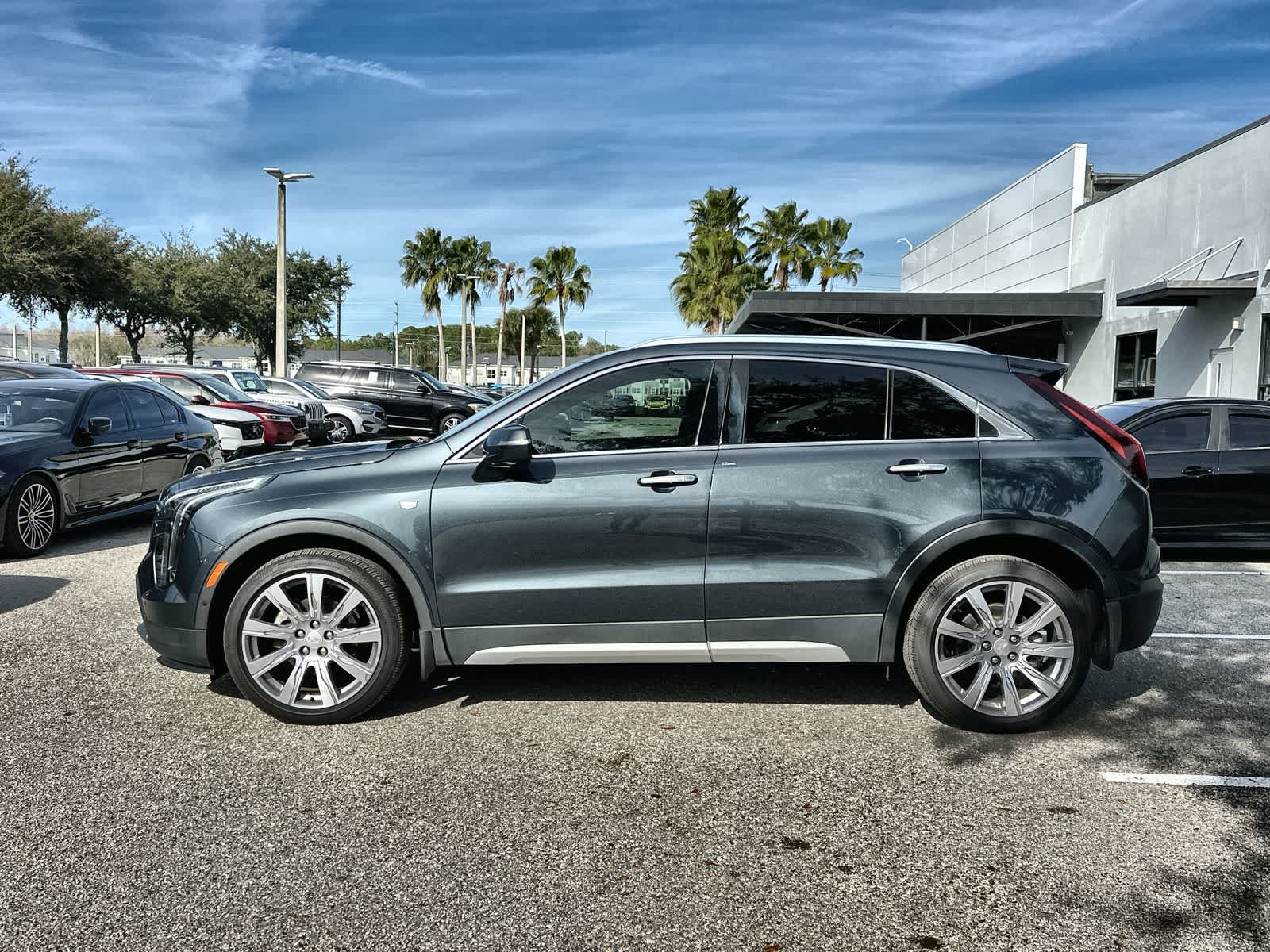 Thumbnail: 2019 Cadillac XT4 - 3