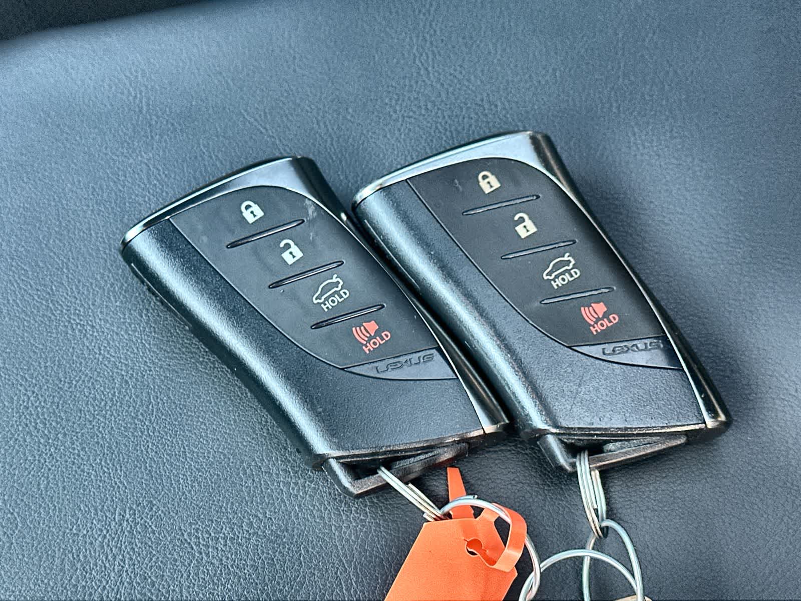 Thumbnail: 2022 Lexus ES - 20