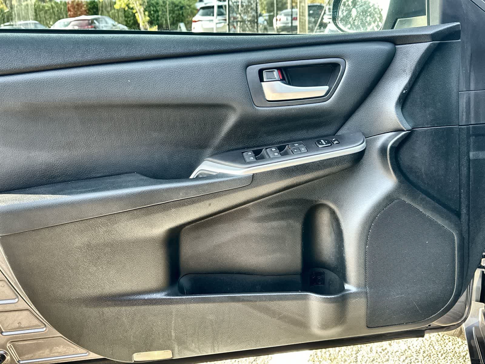 Thumbnail: 2015 Toyota Camry - 9