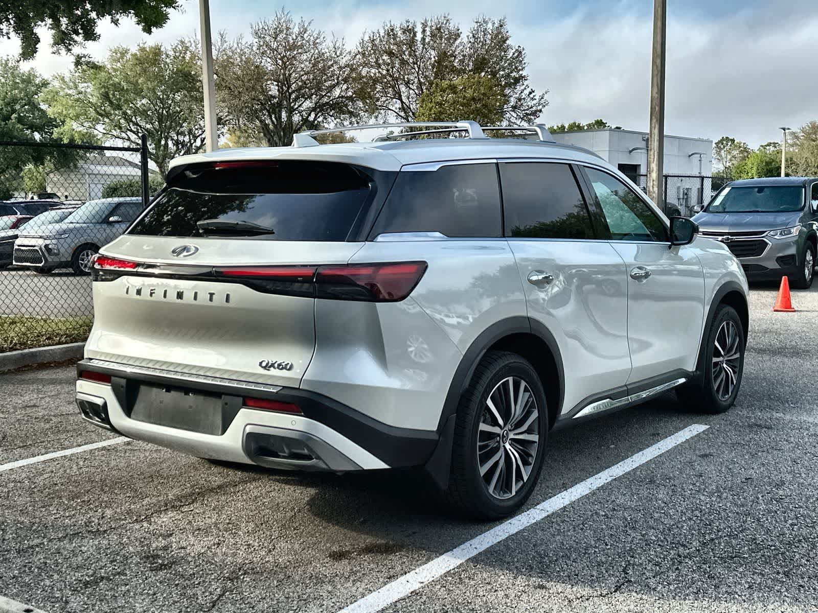 Thumbnail: 2023 INFINITI QX60 - 8