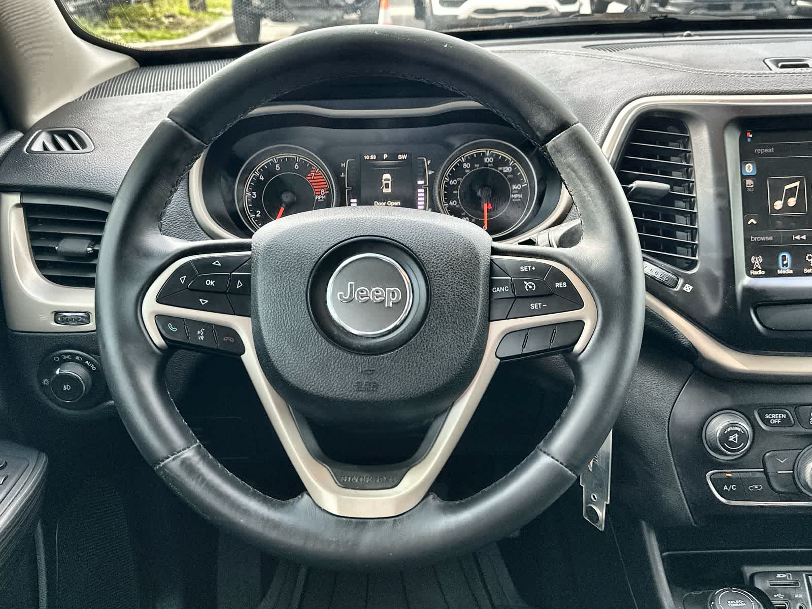 Thumbnail: 2016 Jeep Cherokee - 21