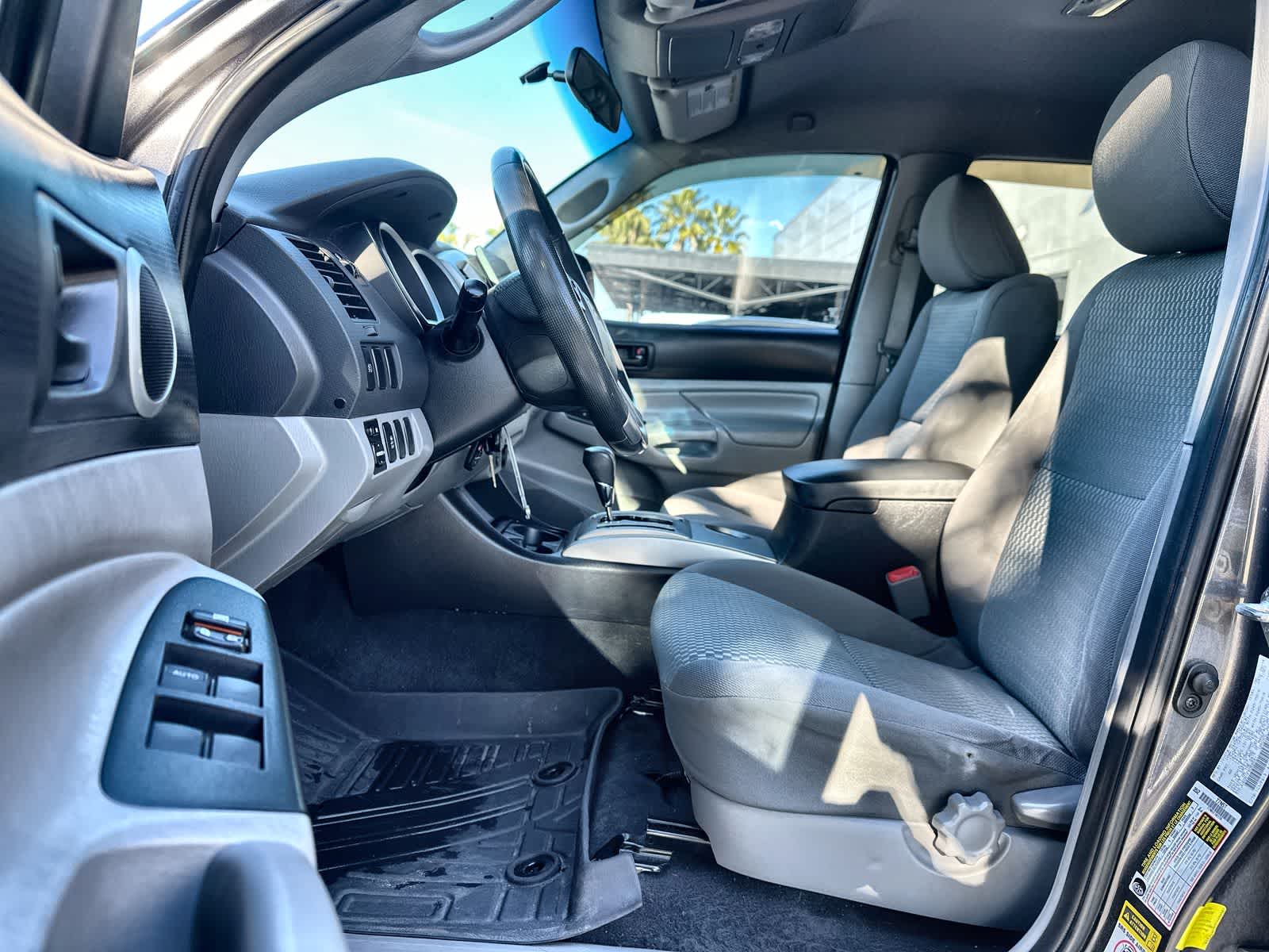 Thumbnail: 2015 Toyota Tacoma - 11