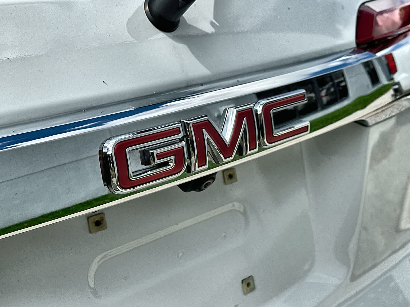 Thumbnail: 2023 GMC Acadia - 16