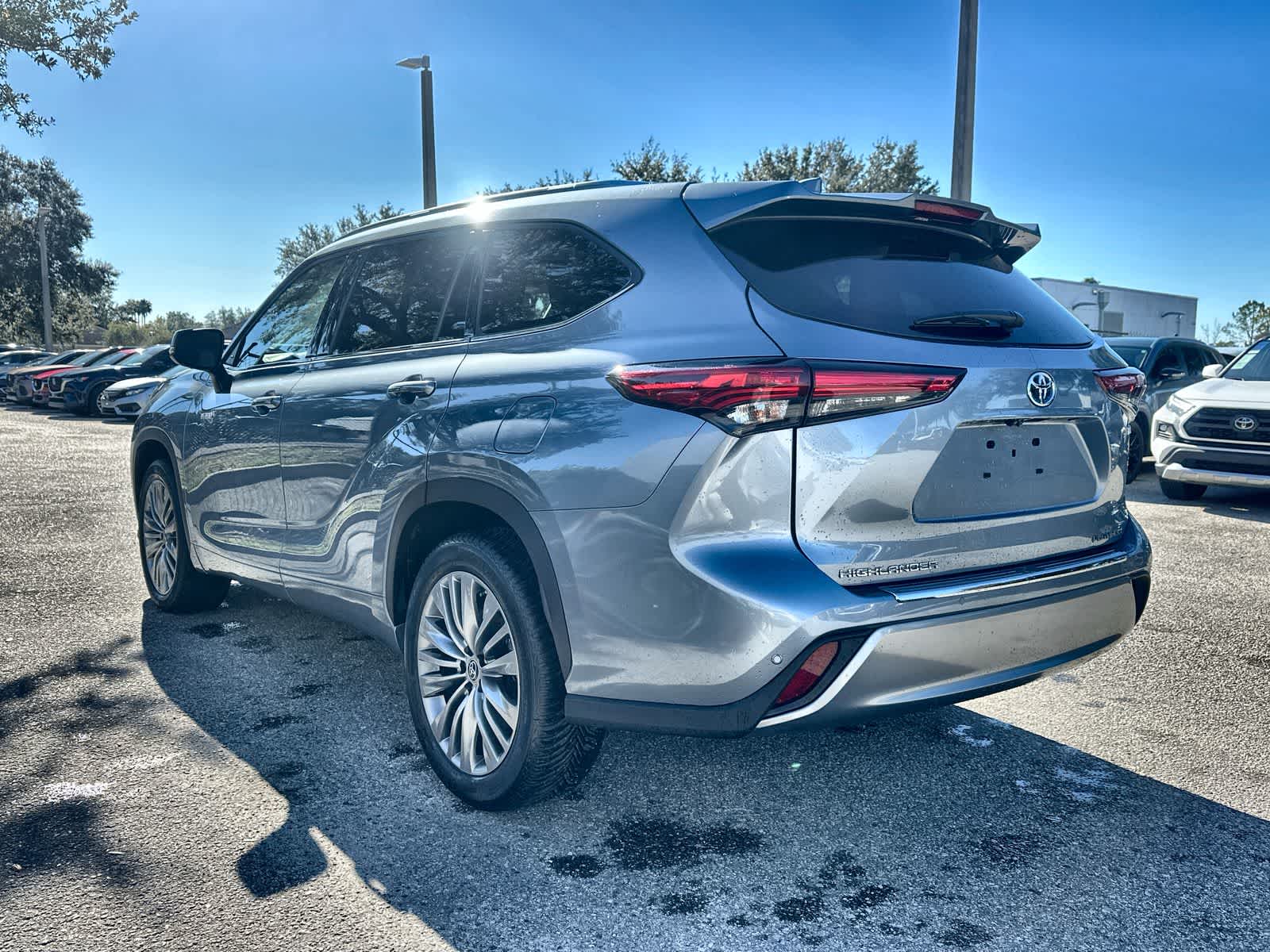 Thumbnail: 2021 Toyota Highlander - 4