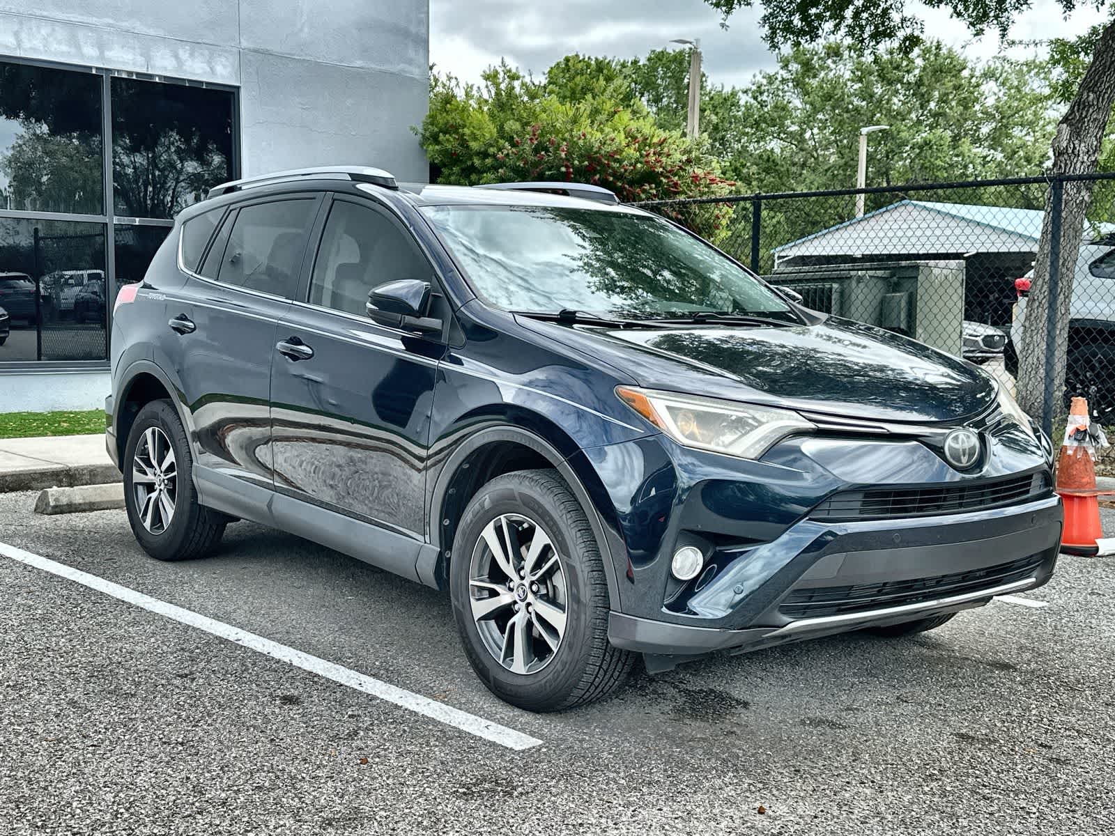 Thumbnail: 2018 Toyota RAV4 - 11