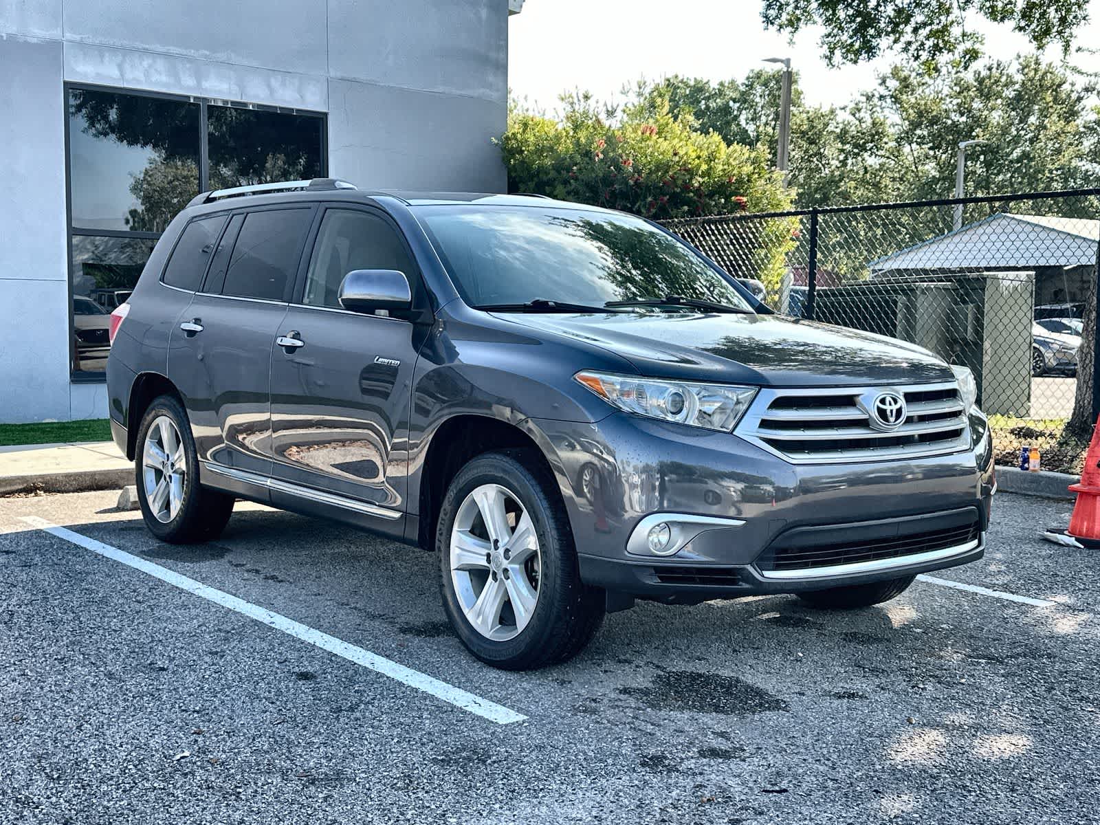 Thumbnail: 2013 Toyota Highlander - 12