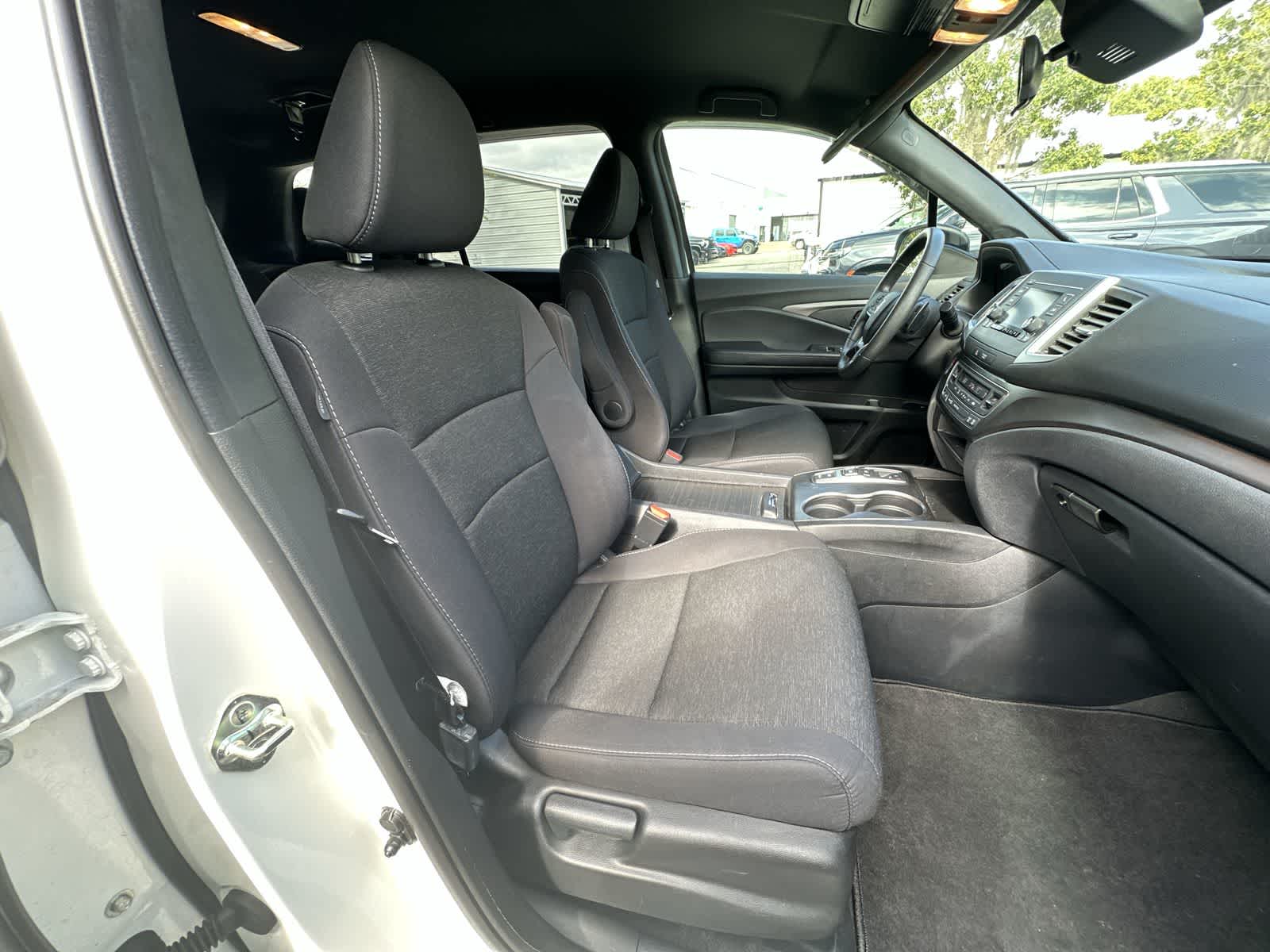 Thumbnail: 2019 Honda Passport - 14