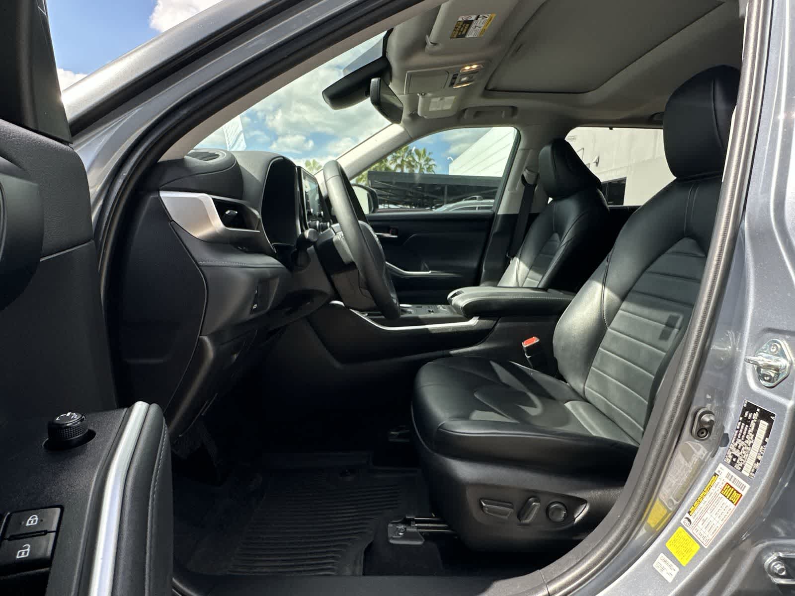 Thumbnail: 2022 Toyota Highlander - 2