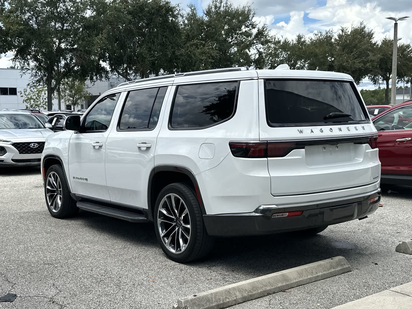 Thumbnail: 2022 Jeep Wagoneer - 4