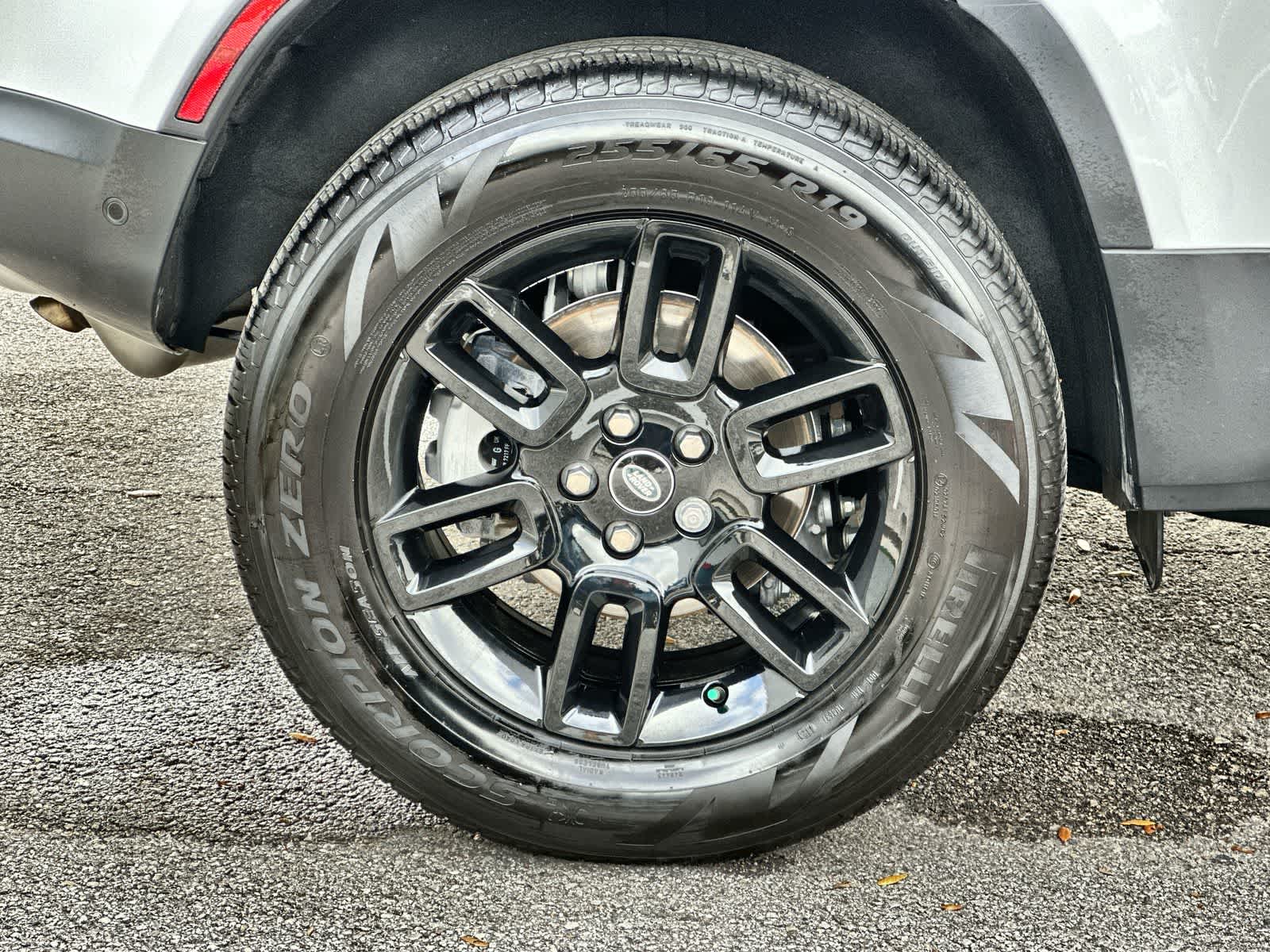 Thumbnail: 2023 Land Rover Defender - 14