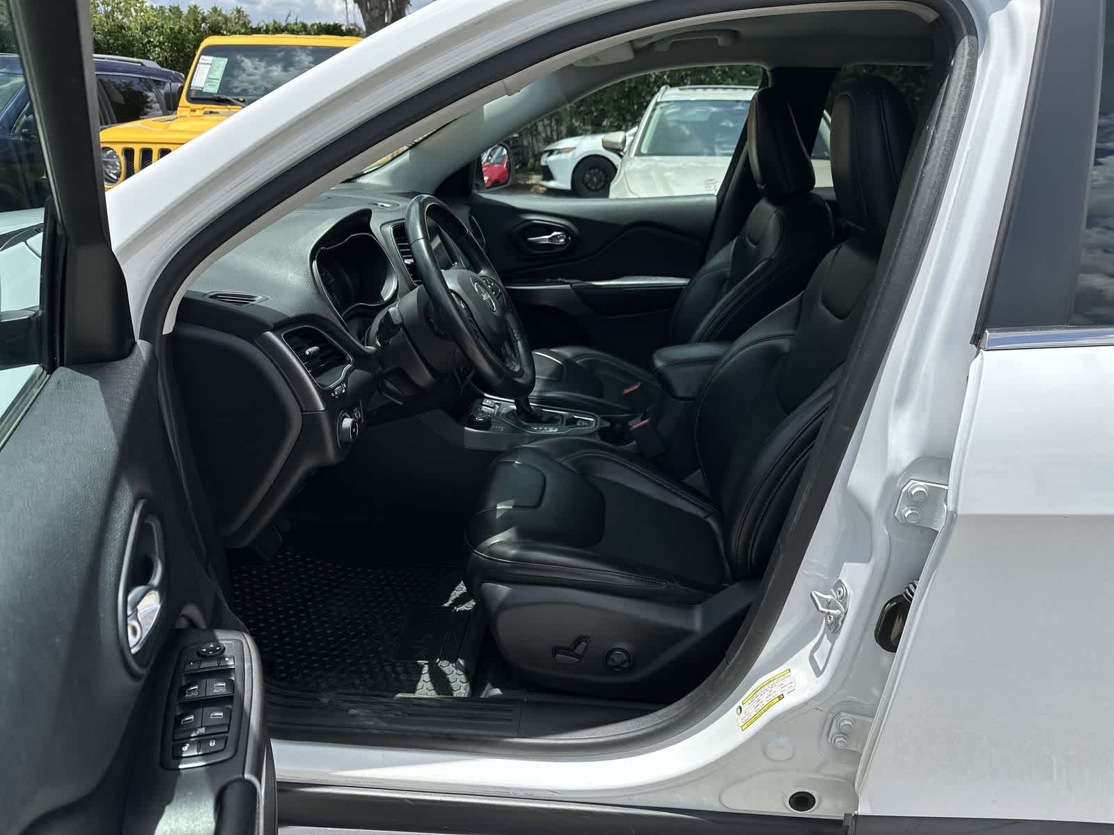 2019 Jeep Cherokee Latitude 2