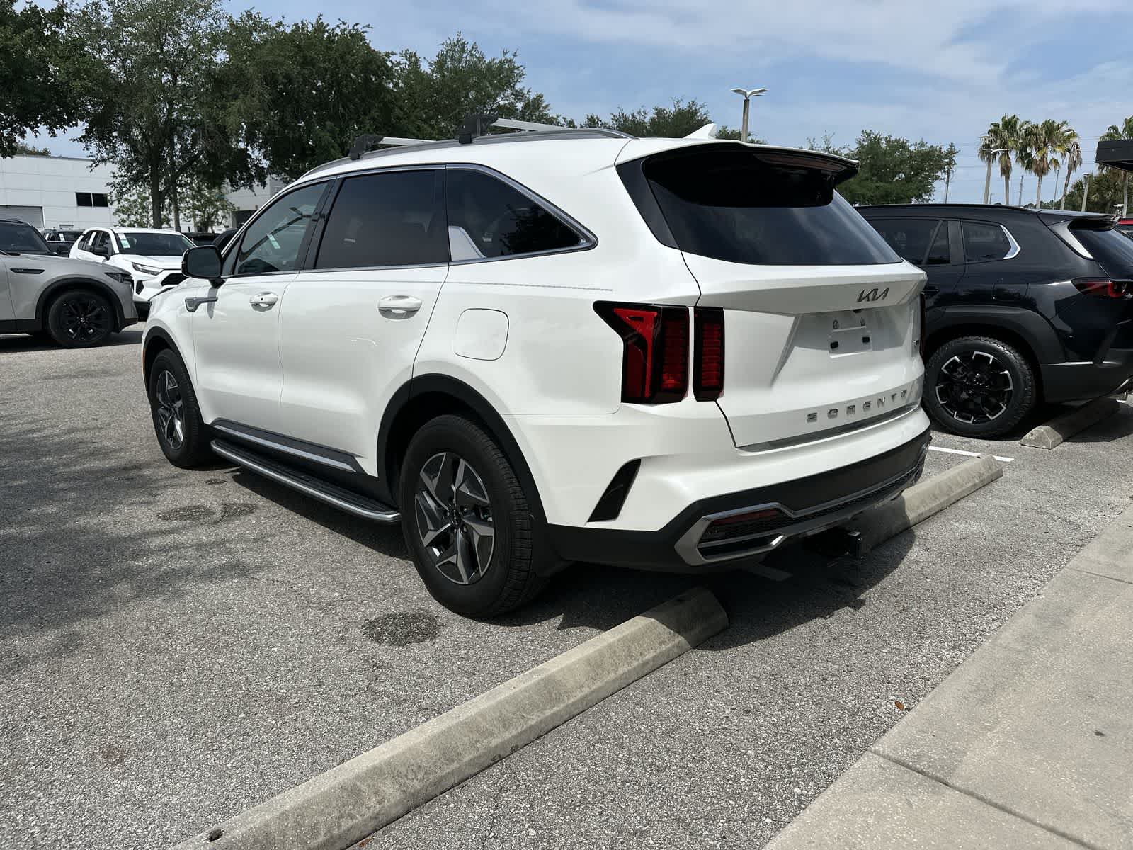 Thumbnail: 2022 Kia Sorento - 6