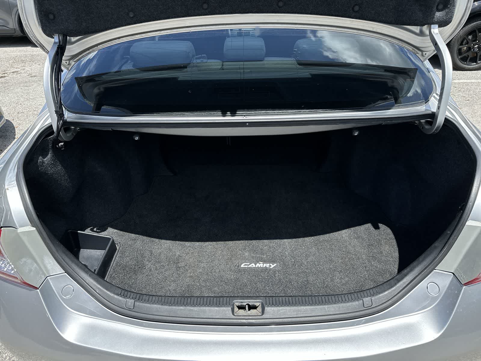 2010 Toyota Camry LE 19