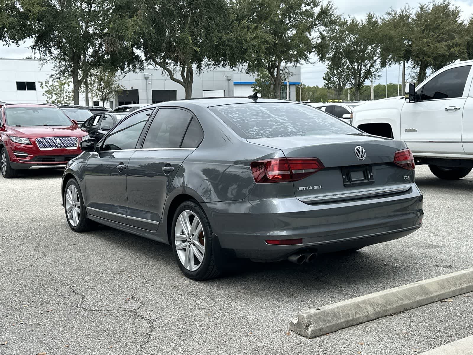 Thumbnail: 2017 Volkswagen Jetta - 4