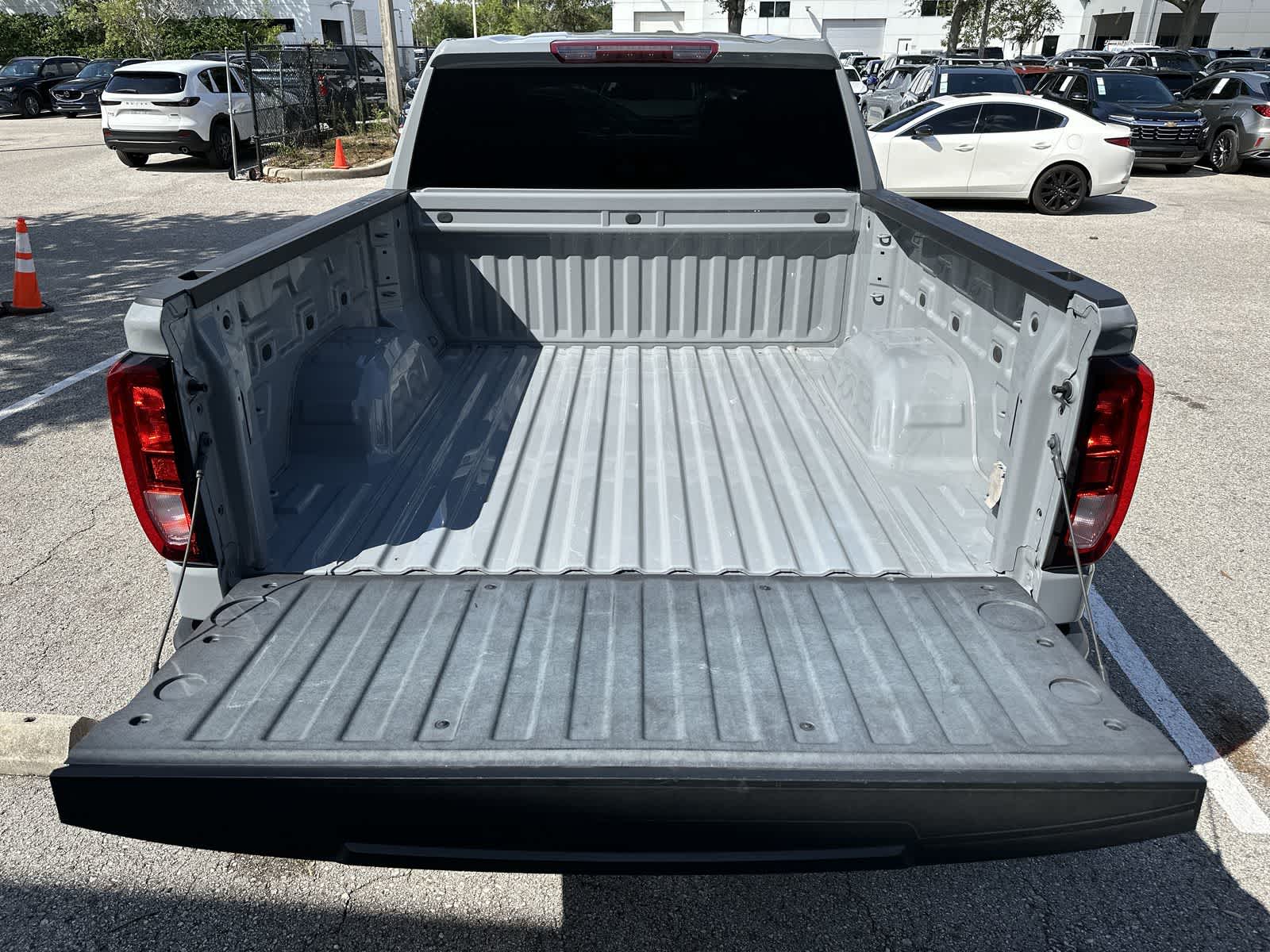 Thumbnail: 2024 GMC Sierra 1500 - 17