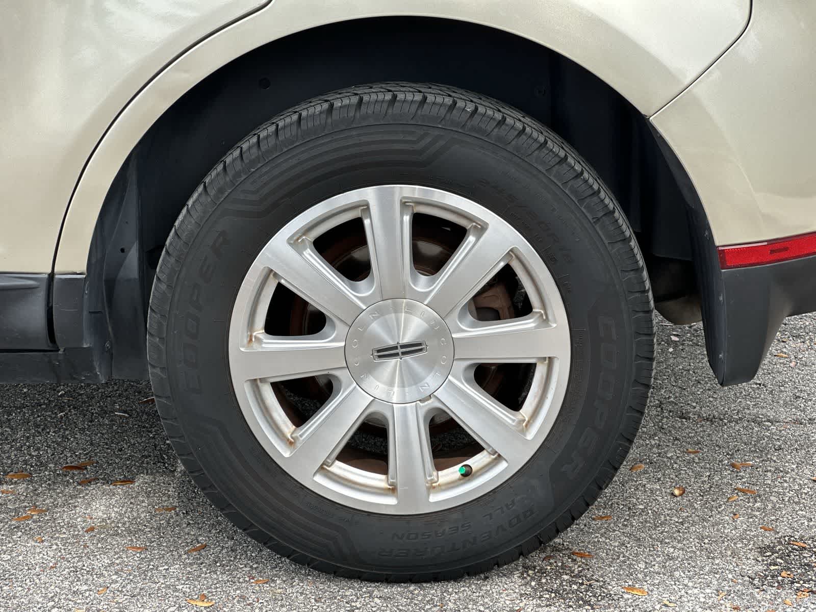 Thumbnail: 2010 Lincoln MKX - 8