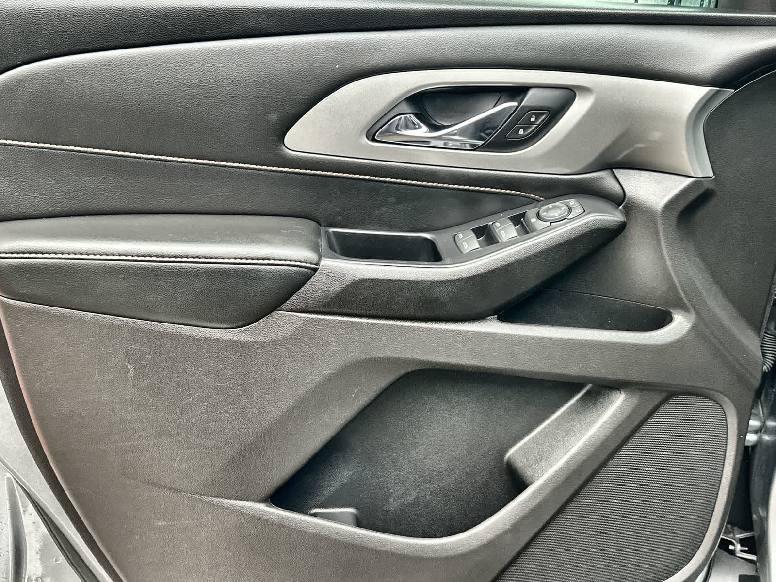 Thumbnail: 2021 Chevrolet Traverse - 28