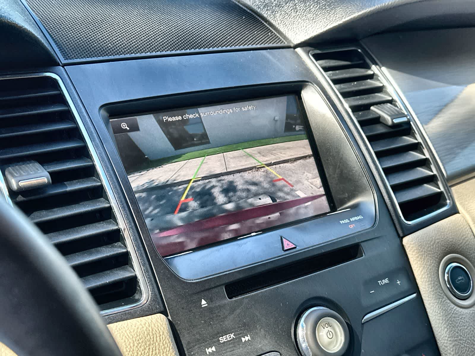 Thumbnail: 2015 Ford Taurus - 27