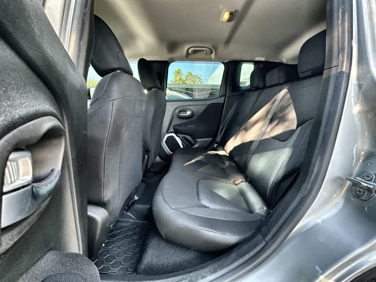 Thumbnail: 2018 Jeep Renegade - 13