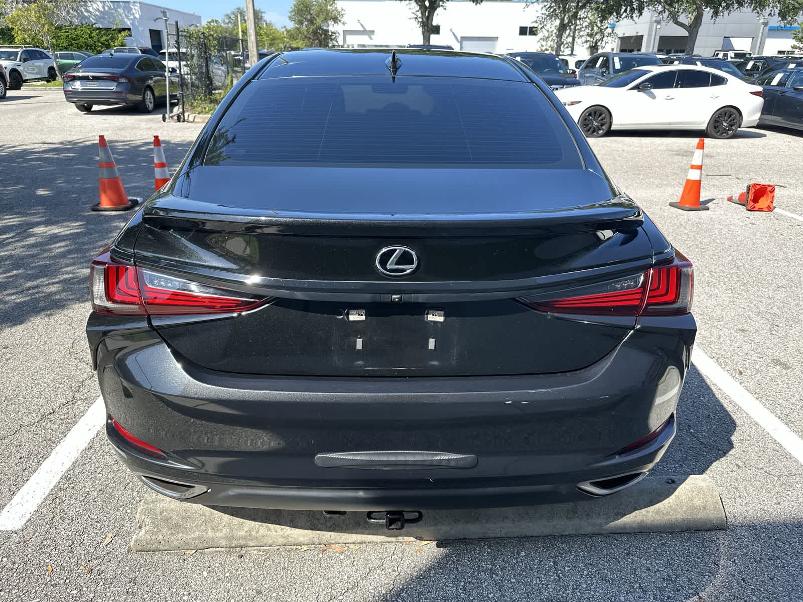 Thumbnail: 2022 Lexus ES - 5