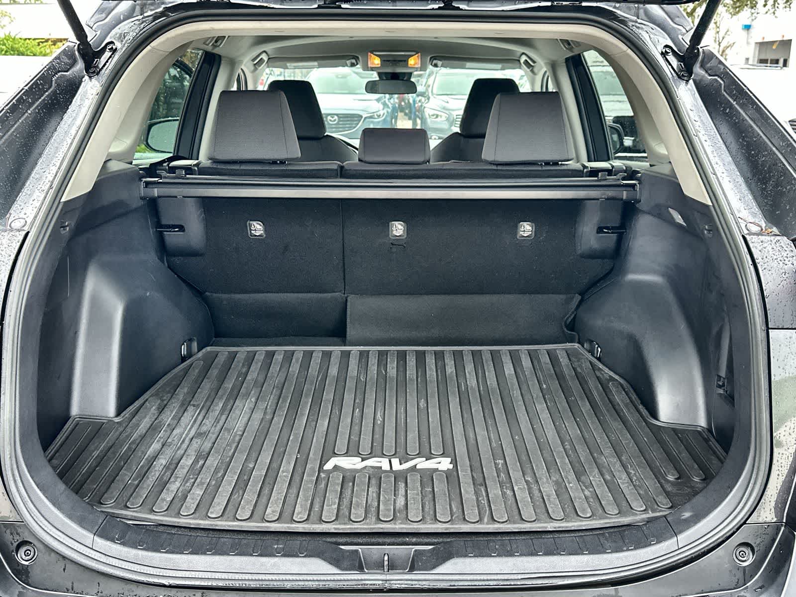 Thumbnail: 2021 Toyota RAV4 - 7