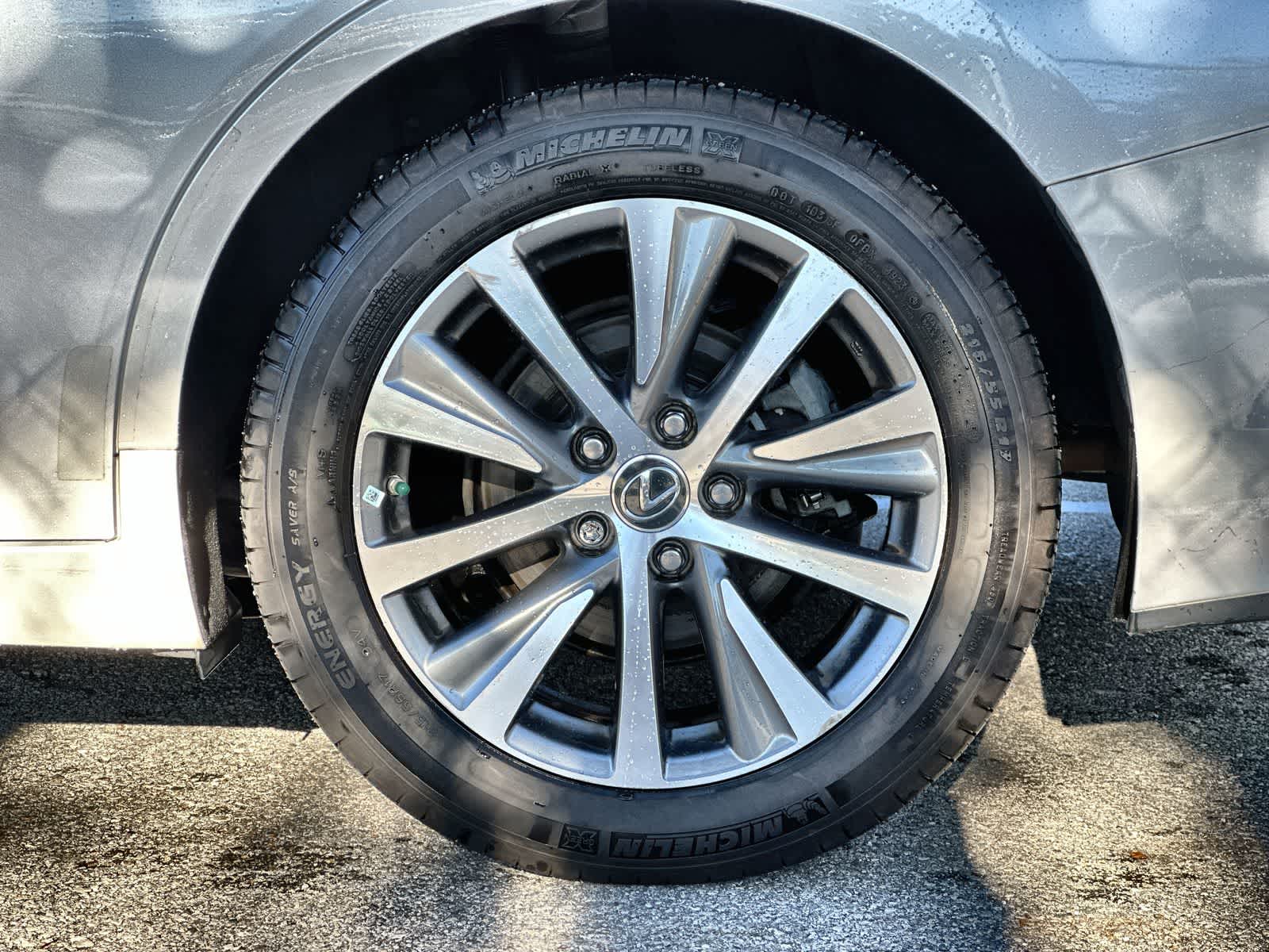 Thumbnail: 2019 Lexus ES - 6