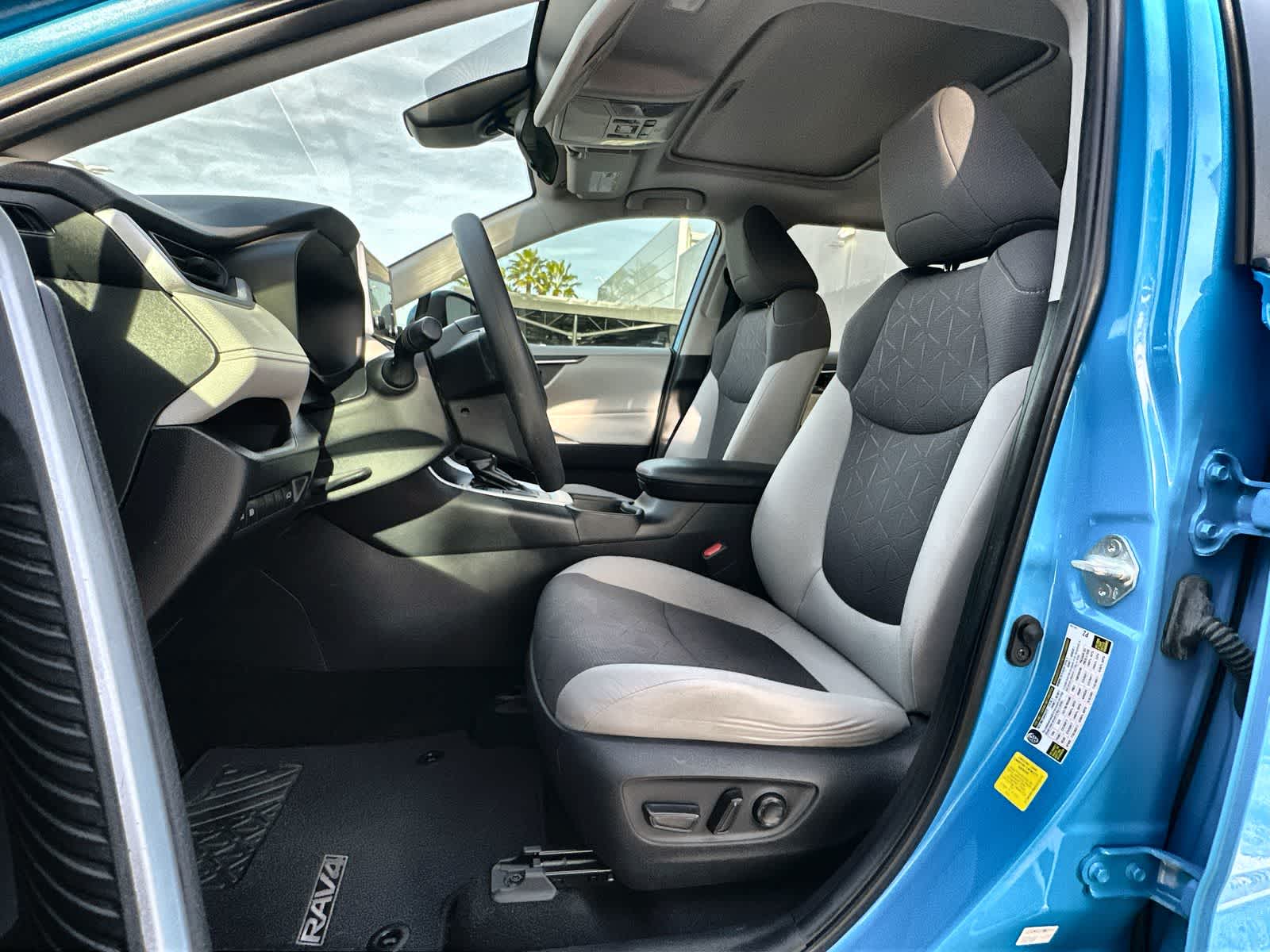 Thumbnail: 2019 Toyota RAV4 - 11