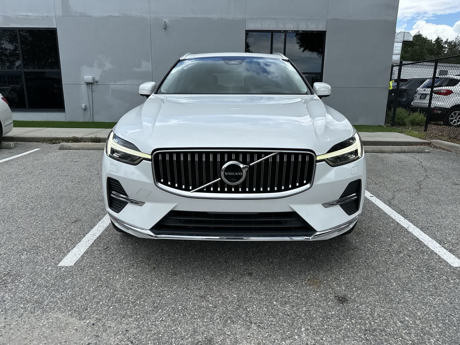 Thumbnail: 2023 Volvo XC60 - 11
