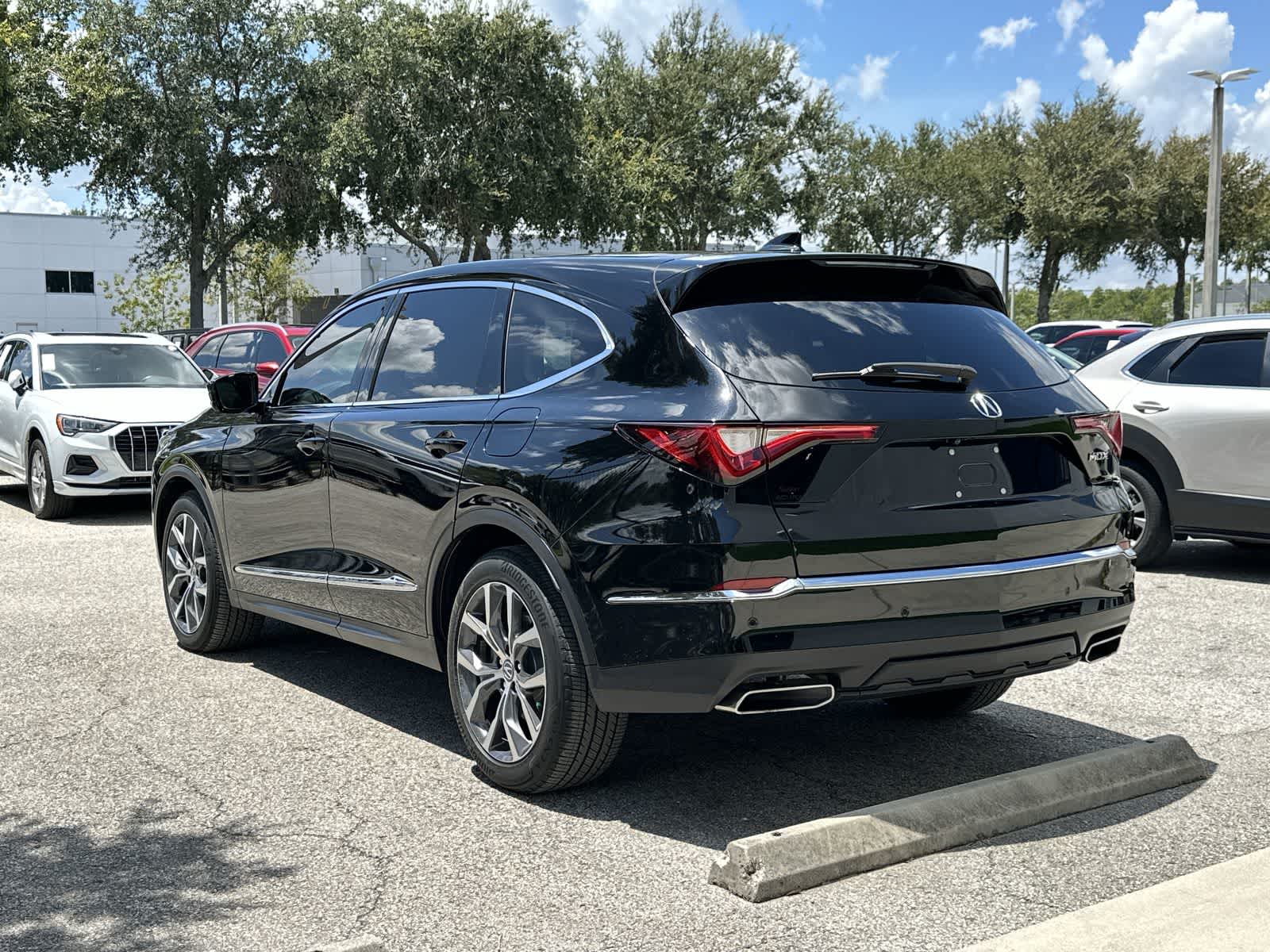 Thumbnail: 2023 Acura MDX - 4