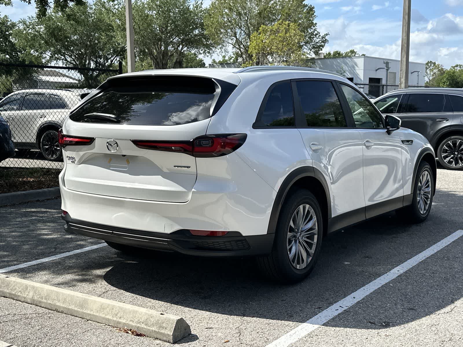 Thumbnail: 2026 Mazda CX-90 - 8