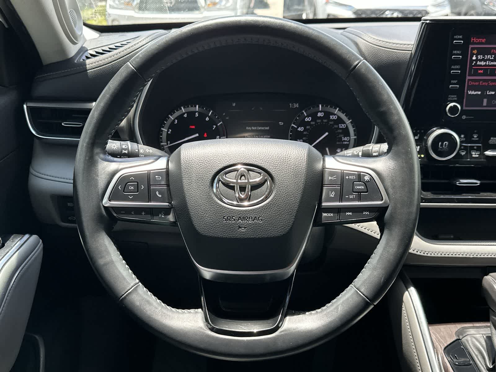 Thumbnail: 2021 Toyota Highlander - 15