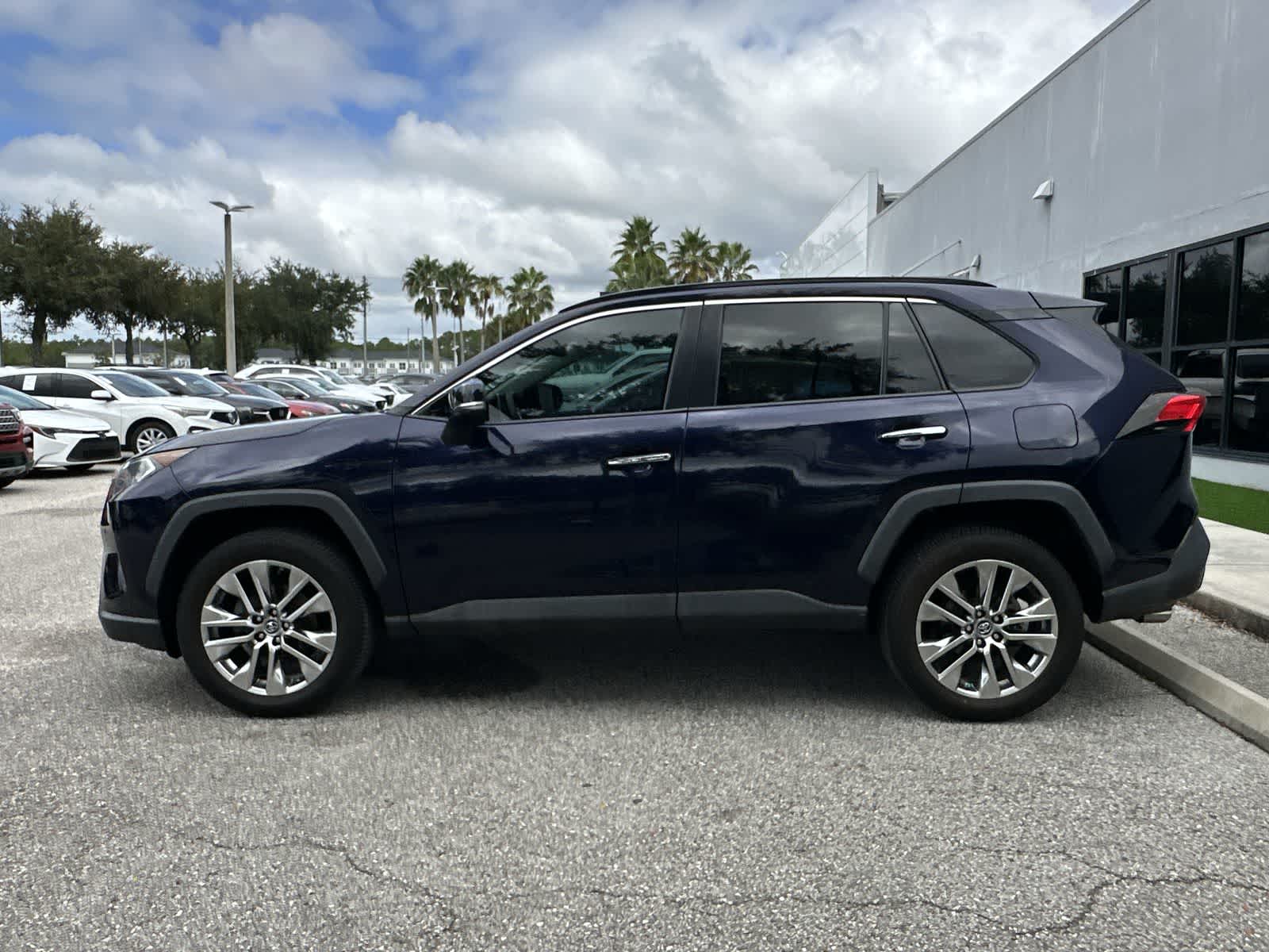 Thumbnail: 2019 Toyota RAV4 - 3