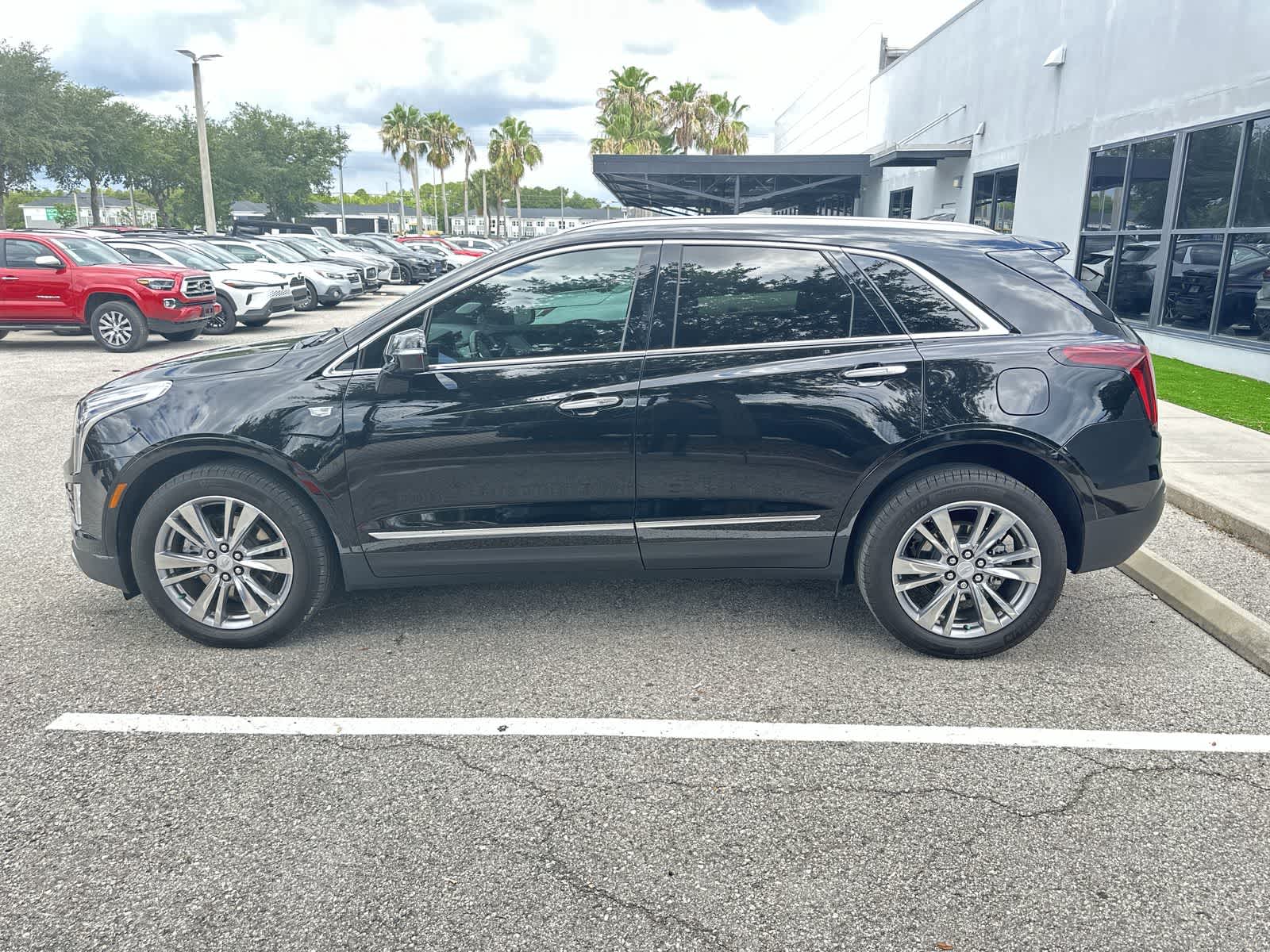 Thumbnail: 2024 Cadillac XT5 - 4