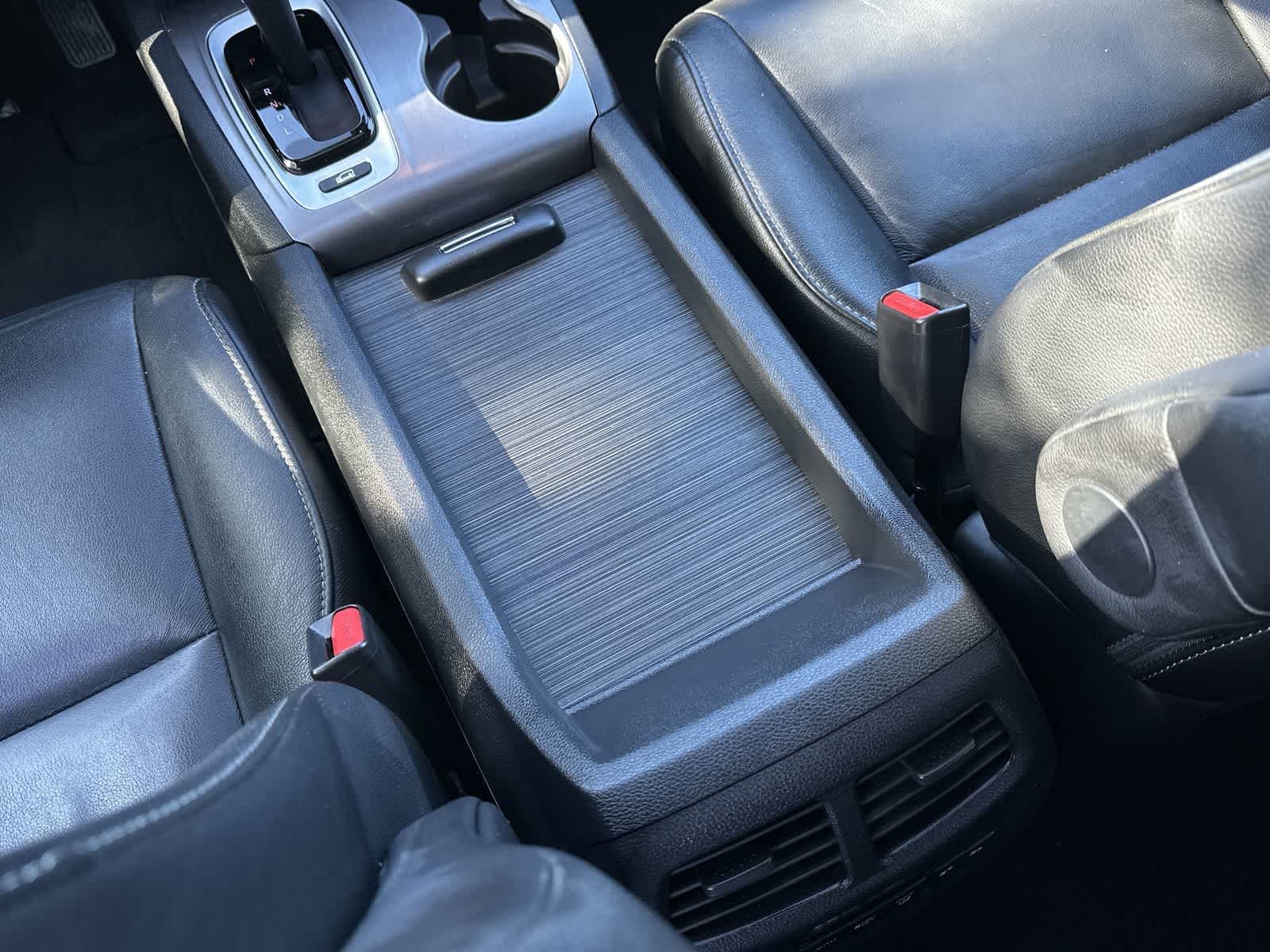 Thumbnail: 2019 Honda Pilot - 16