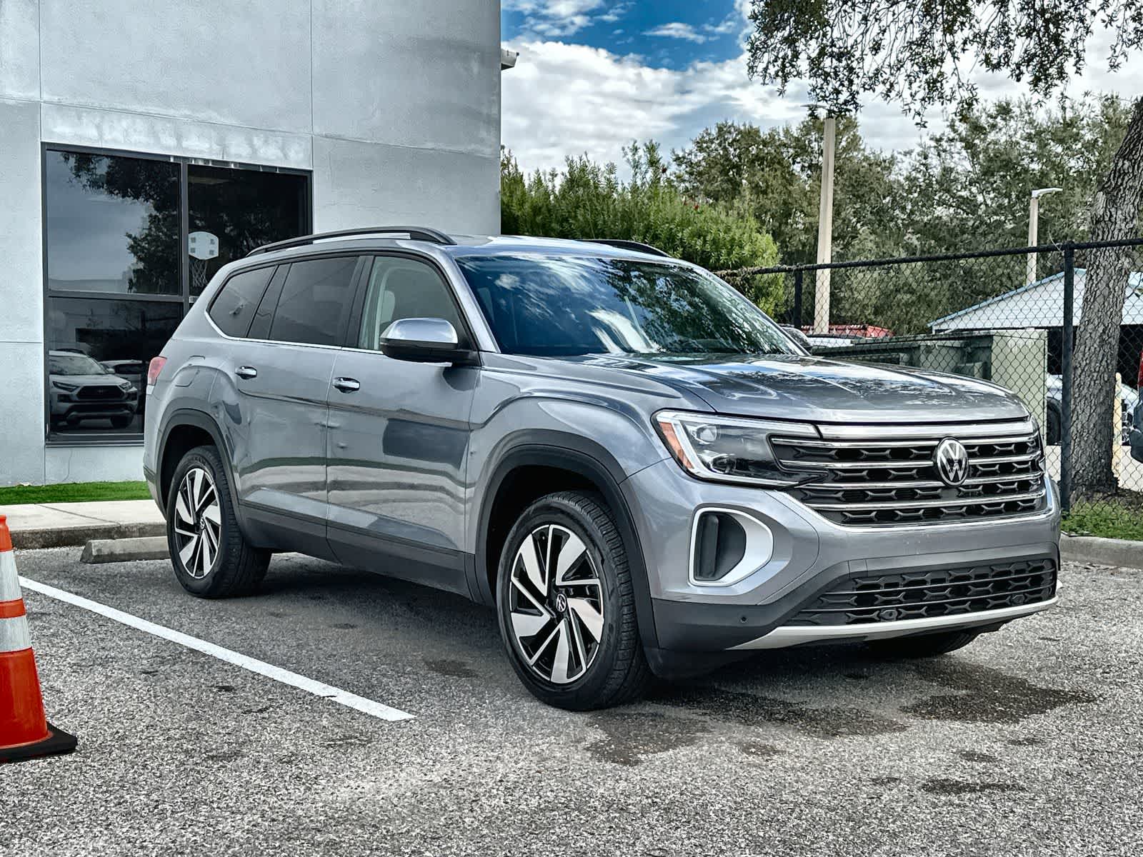 Thumbnail: 2024 Volkswagen Atlas - 11