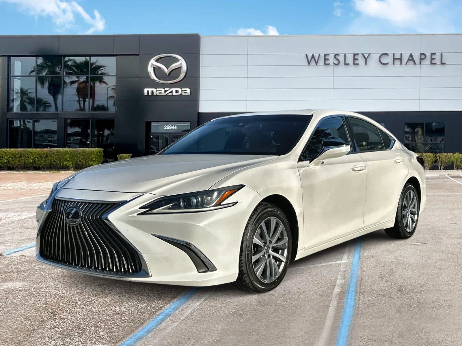 Thumbnail: 2019 Lexus ES - 1