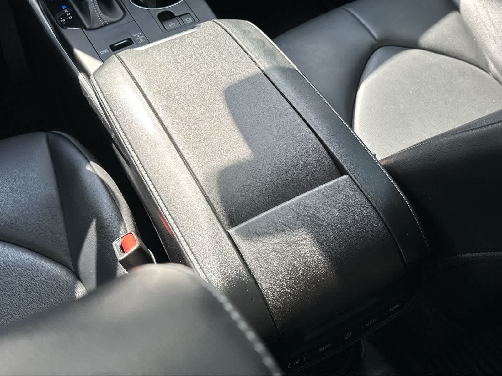 Thumbnail: 2022 Toyota Highlander - 16