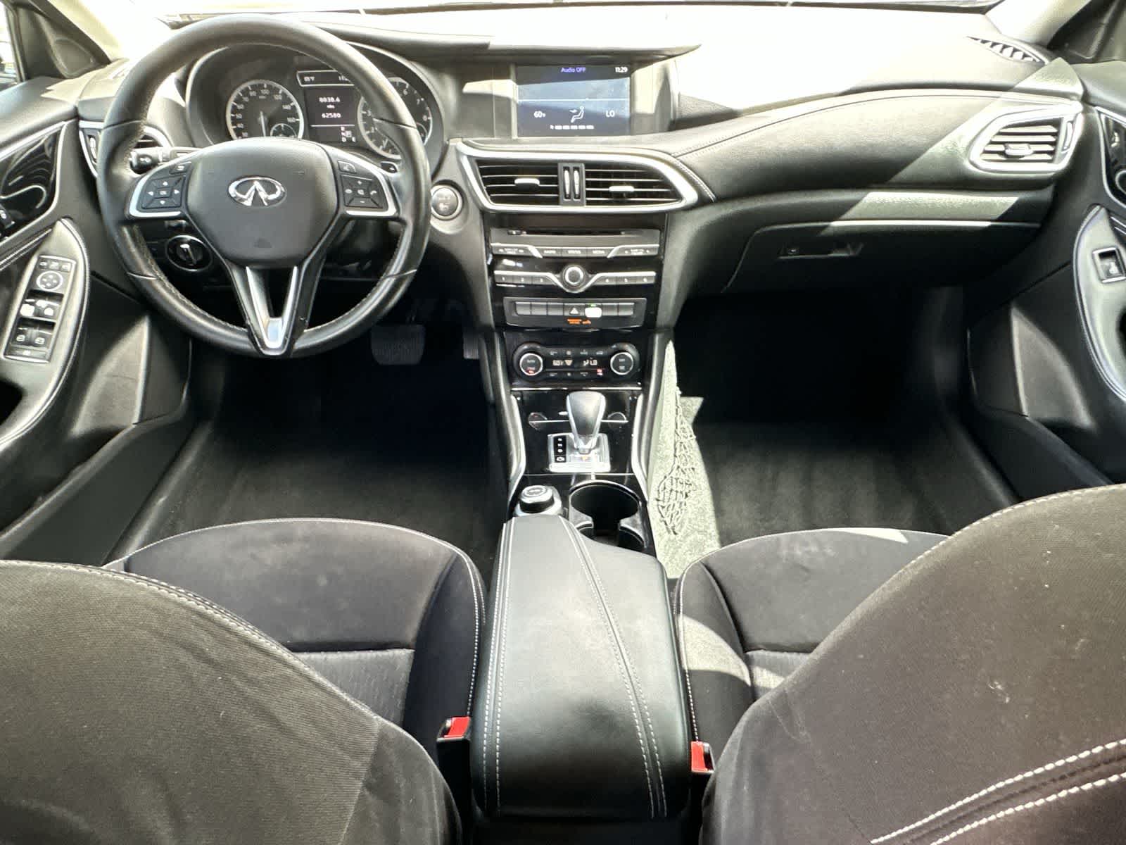 Thumbnail: 2018 INFINITI QX30 - 10
