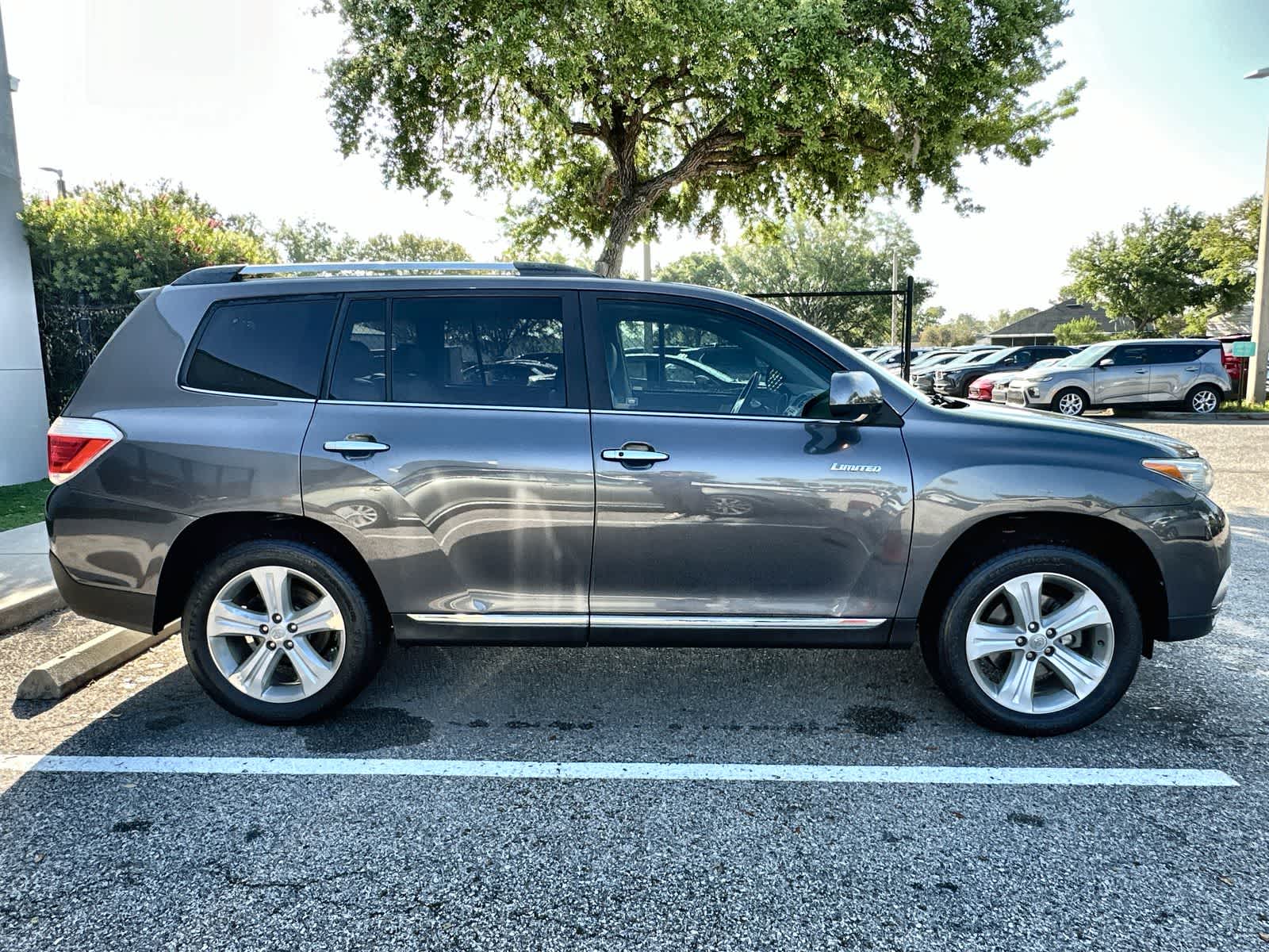 Thumbnail: 2013 Toyota Highlander - 11